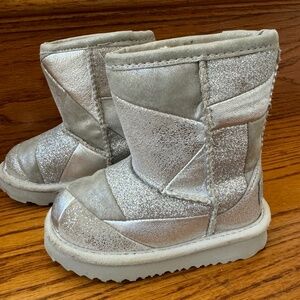 Toddler Silver UGGS Size 6